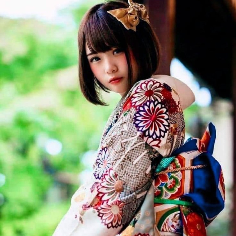 Meet your Posher, Serina